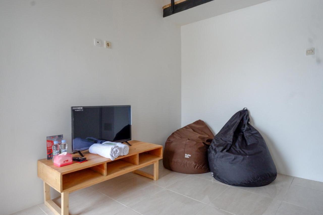 Reddoorz @ Demangan Sari Residence Pakualaman Экстерьер фото
