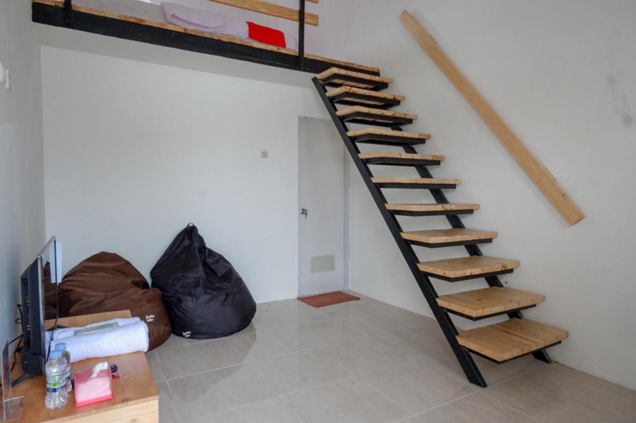 Reddoorz @ Demangan Sari Residence Pakualaman Экстерьер фото