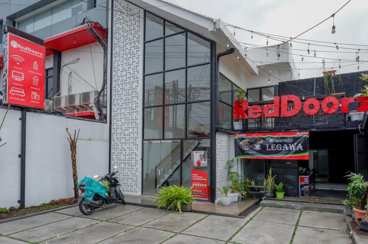 Reddoorz @ Demangan Sari Residence Pakualaman Экстерьер фото