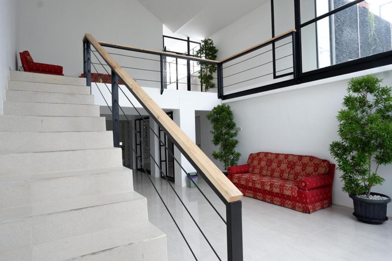 Reddoorz @ Demangan Sari Residence Pakualaman Экстерьер фото