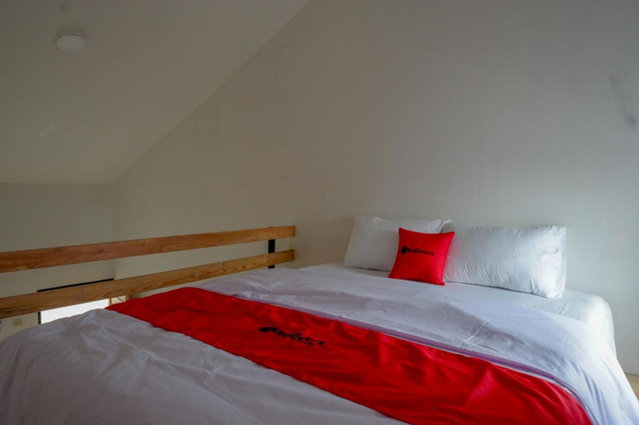 Reddoorz @ Demangan Sari Residence Pakualaman Экстерьер фото