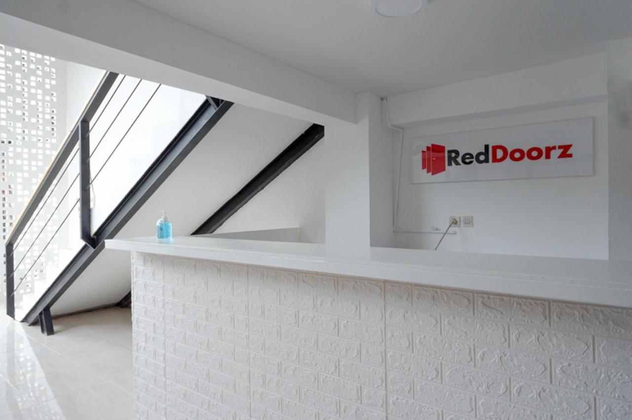 Reddoorz @ Demangan Sari Residence Pakualaman Экстерьер фото