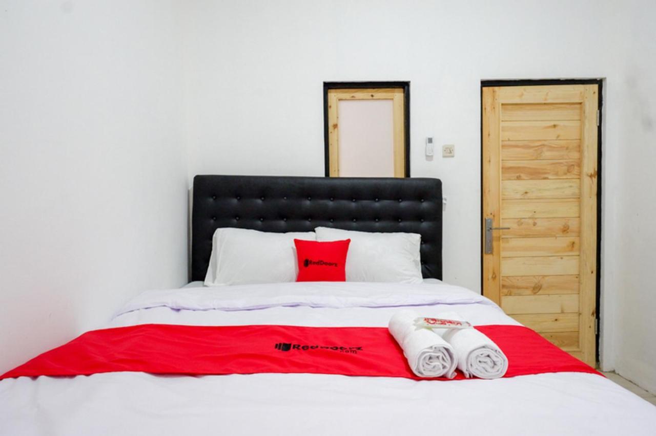 Reddoorz @ Demangan Sari Residence Pakualaman Экстерьер фото