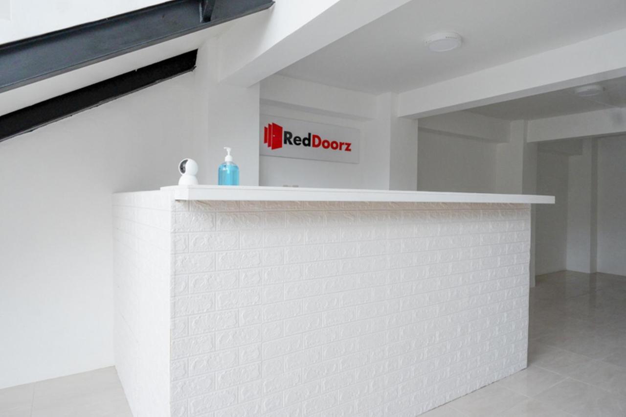 Reddoorz @ Demangan Sari Residence Pakualaman Экстерьер фото