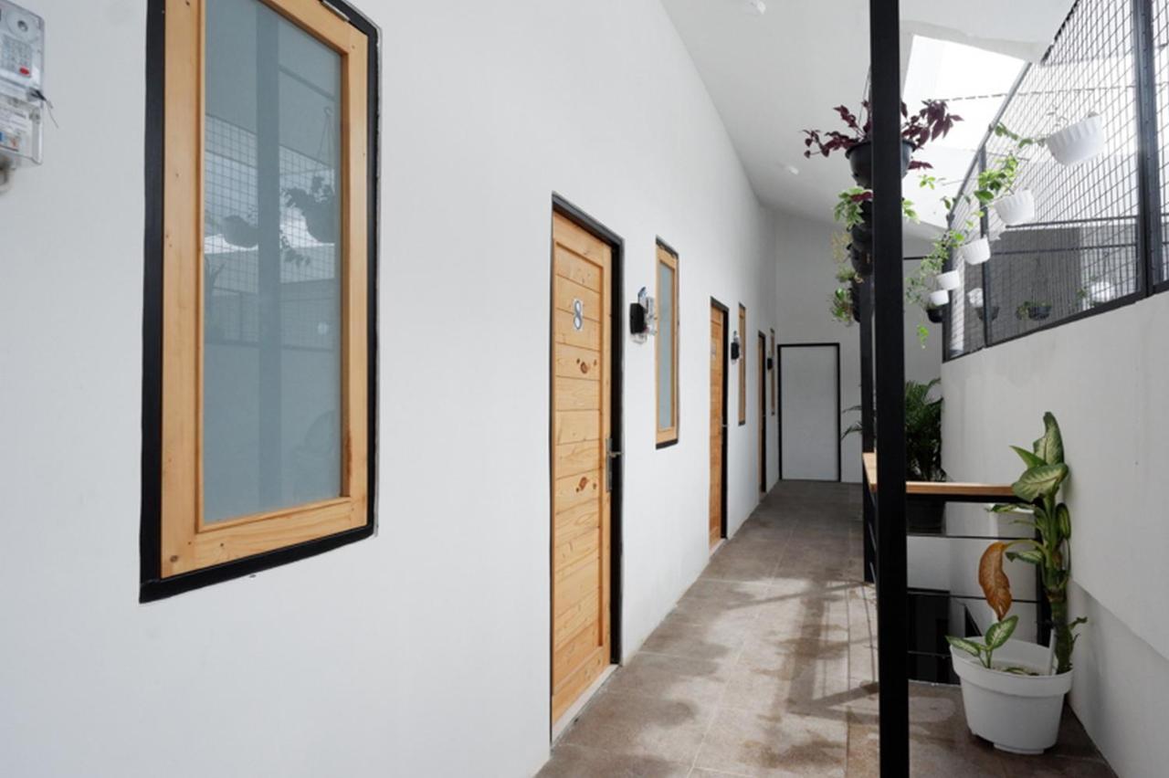 Reddoorz @ Demangan Sari Residence Pakualaman Экстерьер фото